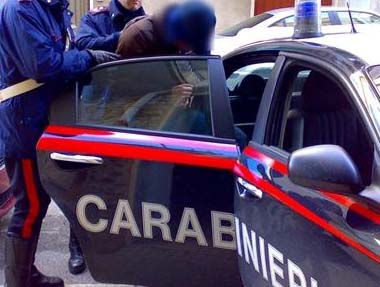https://www.eolopress.it/index/wp-content/uploads/2013/02/carabinieri-arresto01.jpg